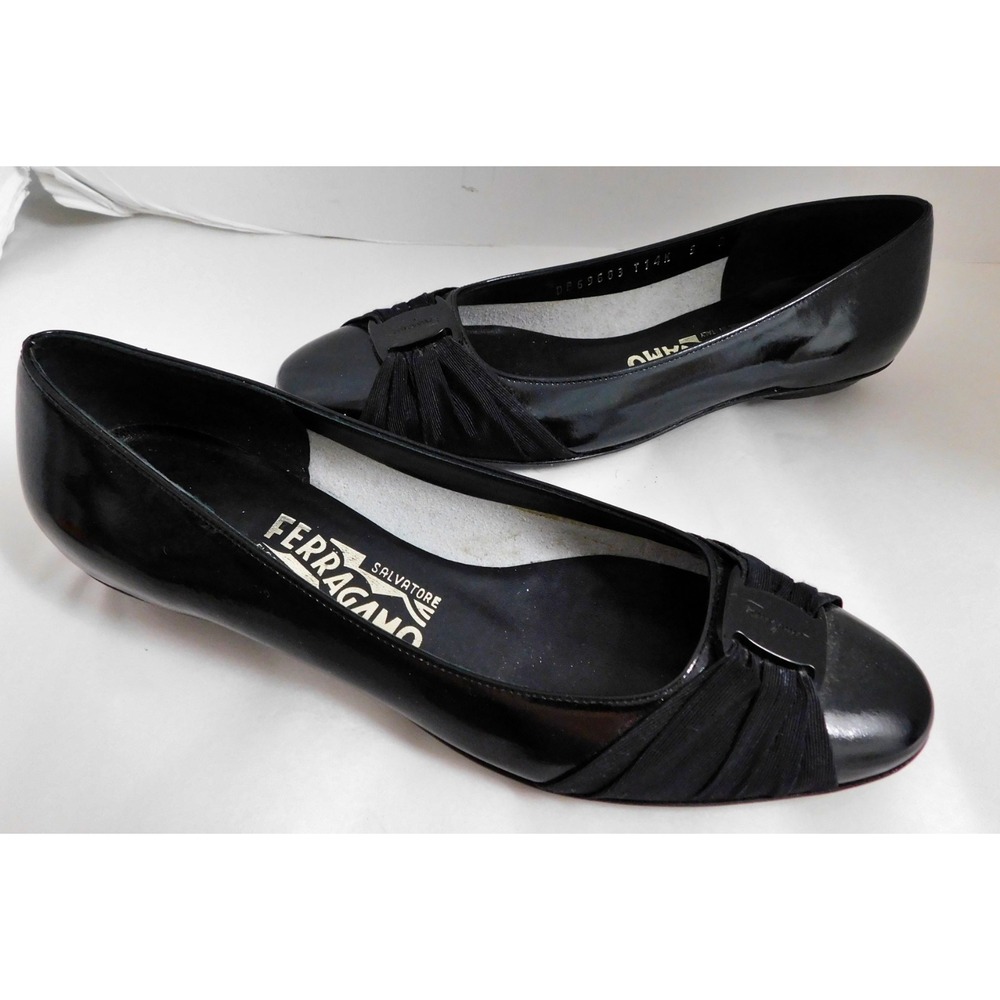 Salvatore Ferragamo Women's Black Leather Slip-On Flats Ribbon Buckle 5 B NEW